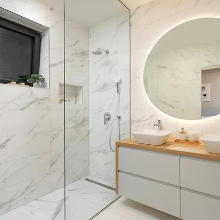 Ena, Luxury Apartment *